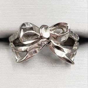 Silver Diamond Cut Vintage Bow Ring